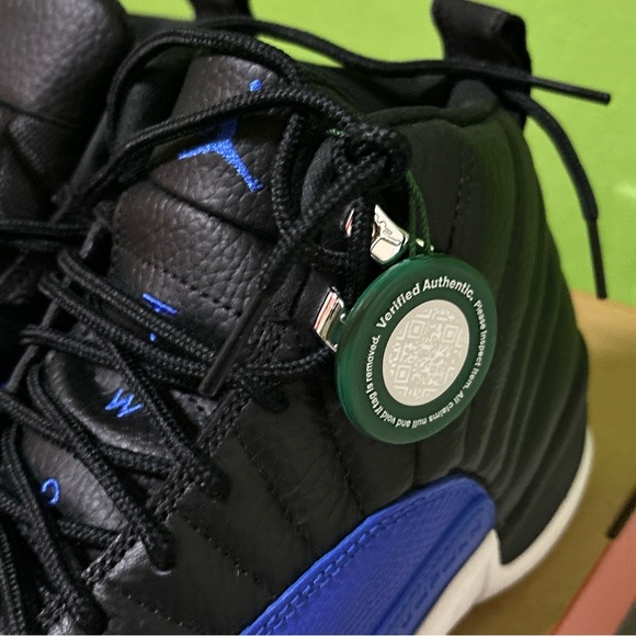 JORDAN 12 RETRO HYPER ROYAL - Picture 10 of 11